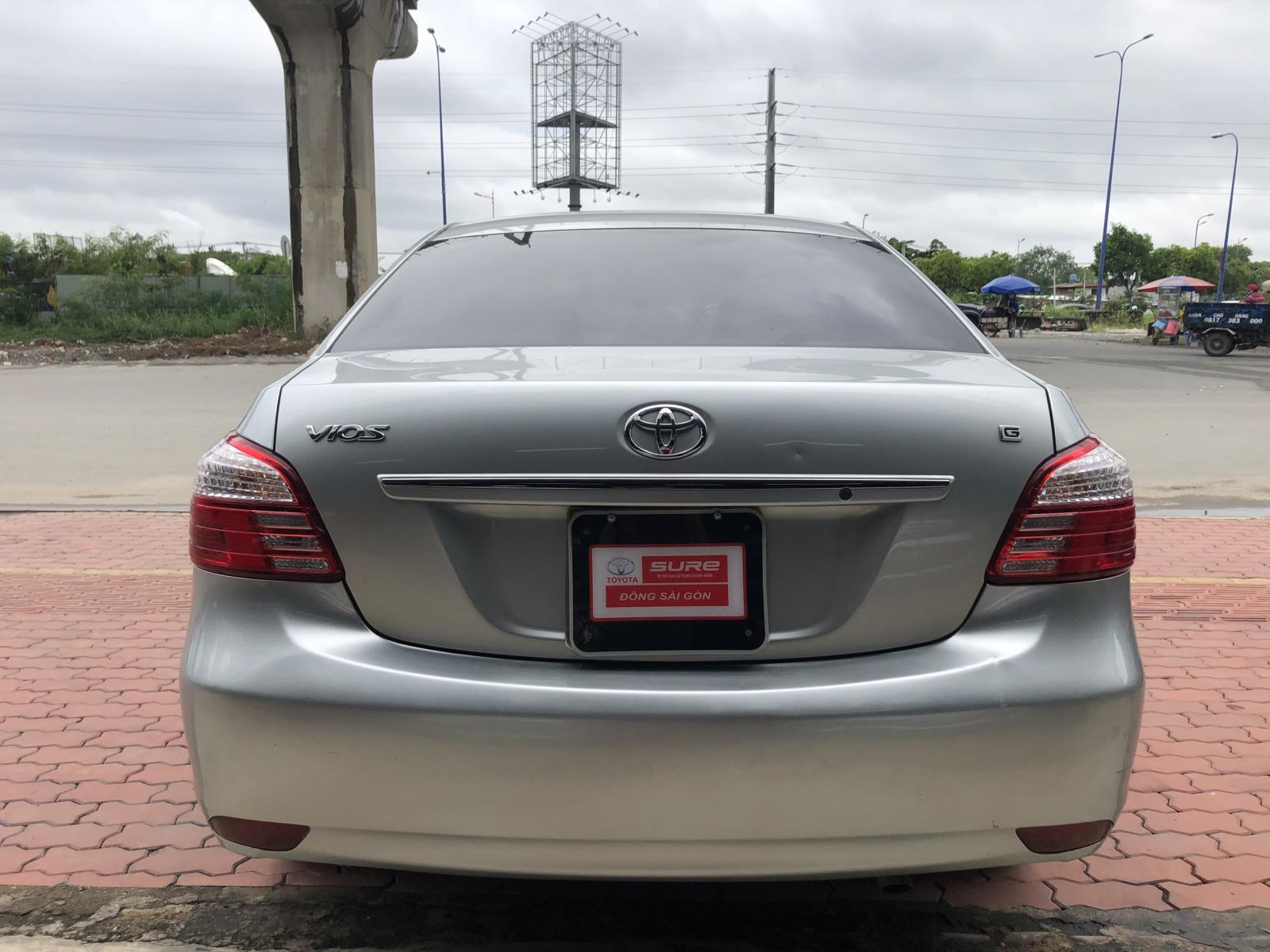 Toyota Vios G 2012 - Bán Toyota Vios G đời 2012, màu bạc, chạy 54.000km, xe chất - máy êm ru