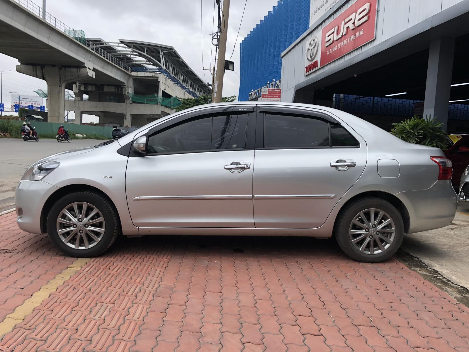 Toyota Vios G 2012 - Bán Toyota Vios G đời 2012, màu bạc, chạy 54.000km, xe chất - máy êm ru