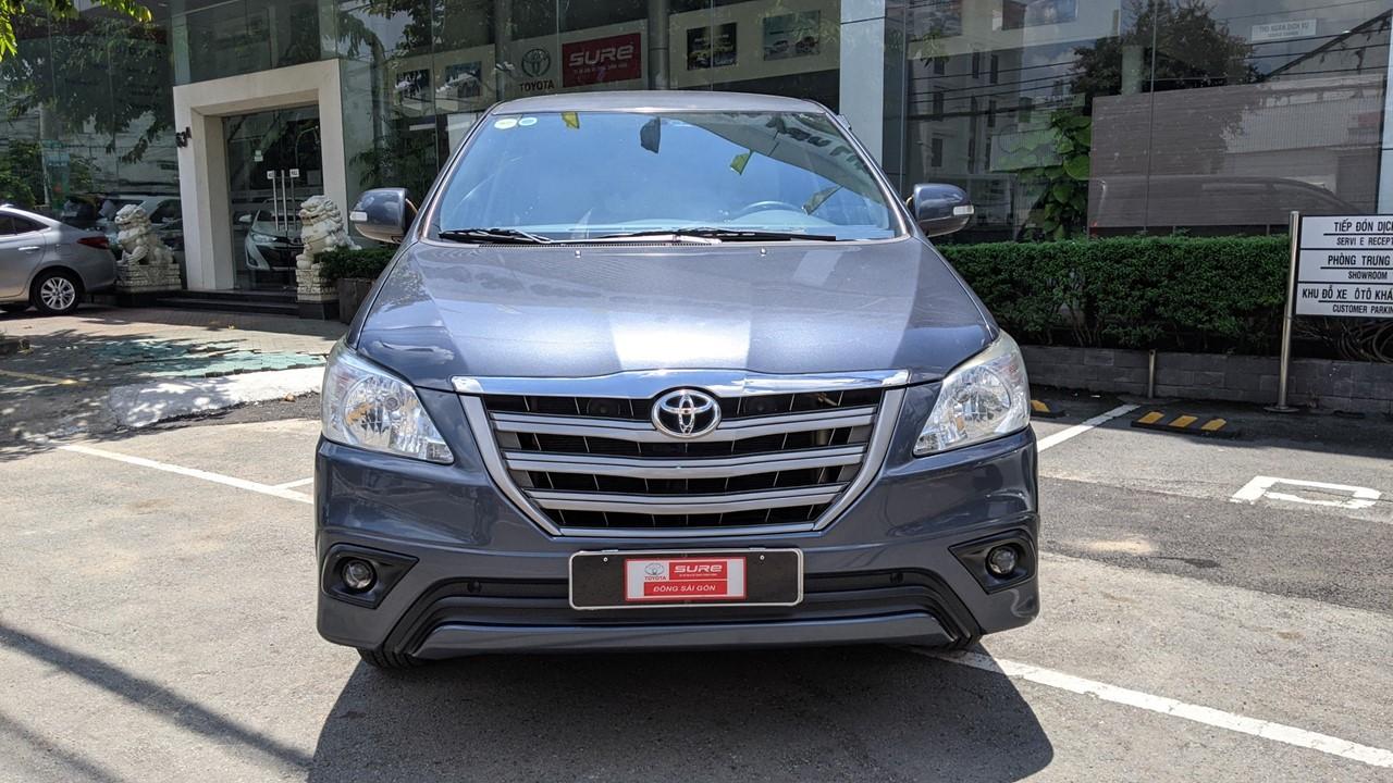 Toyota Innova 2015 - Cần bán lại xe Toyota Innova E sản xuất 2015 màu ghi xanh cực hiếm, giá chỉ 520 triệu