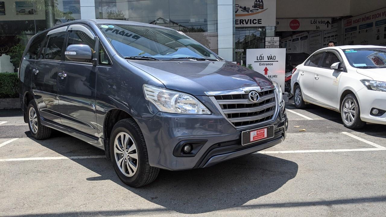 Toyota Innova 2015 - Cần bán lại xe Toyota Innova E sản xuất 2015 màu ghi xanh cực hiếm, giá chỉ 520 triệu