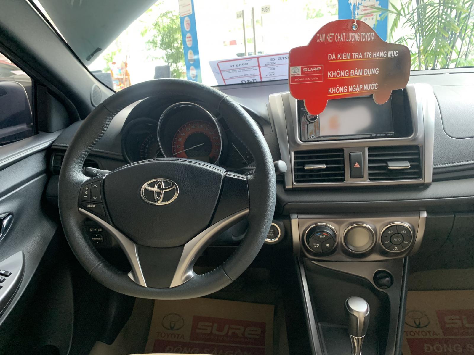 Toyota Yaris 1.3G 2015 - Bán Toyota Yaris 1.3G đời 2015, màu xám, xe nhập, lướt 20.000km. Giá siêu đẹp