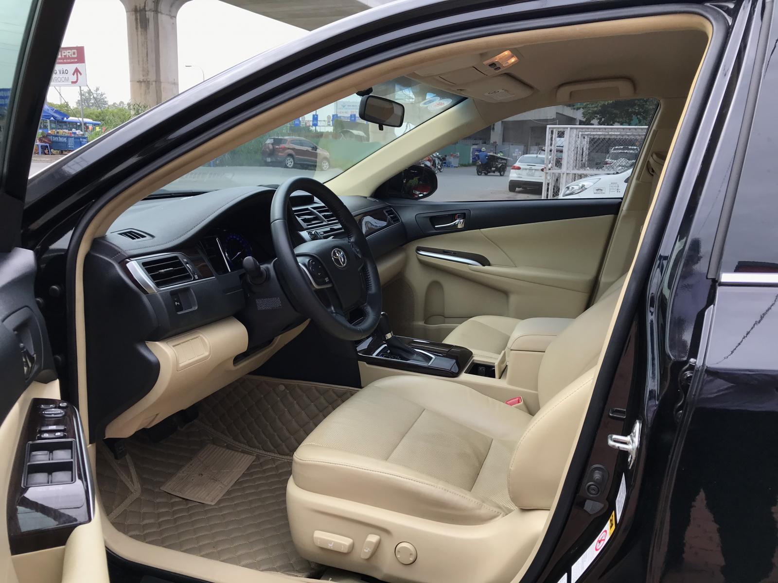 Toyota Camry 2.0E 2019 - Cần bán Toyota Camry 2.0E năm 2019, màu đen, xe nhập, giá ưu đãi