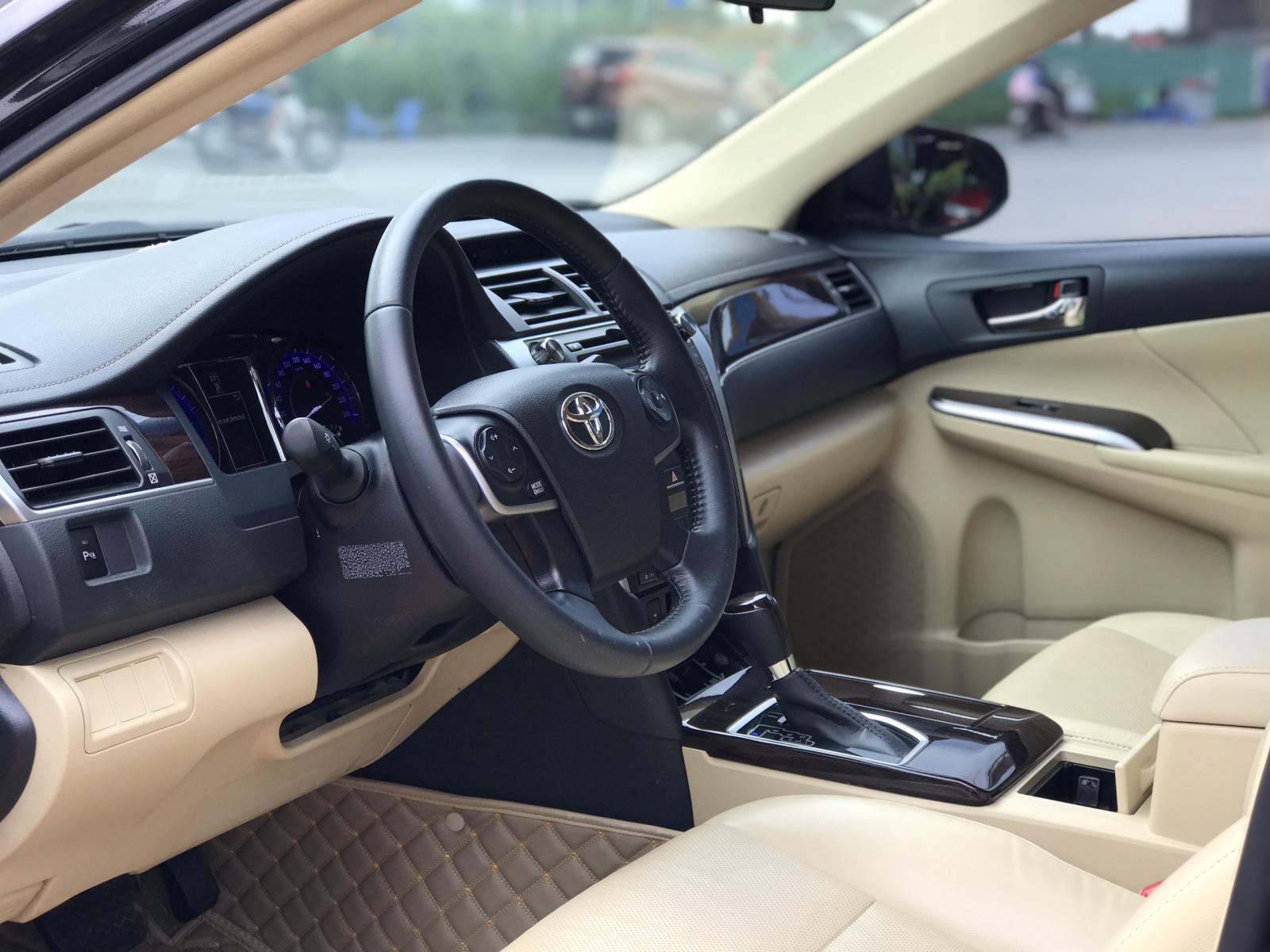 Toyota Camry 2.0E 2019 - Cần bán Toyota Camry 2.0E năm 2019, màu đen, xe nhập, giá ưu đãi