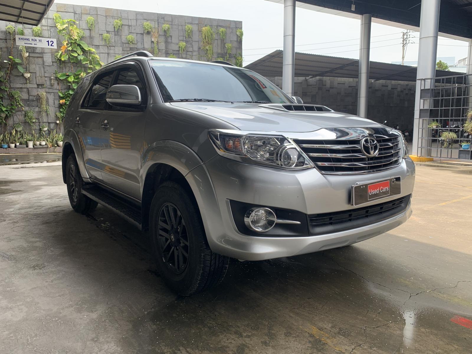 Toyota Fortuner G 2016 - Bán ô tô Toyota Fortuner G đời 2016, màu bạc, 780 triệu