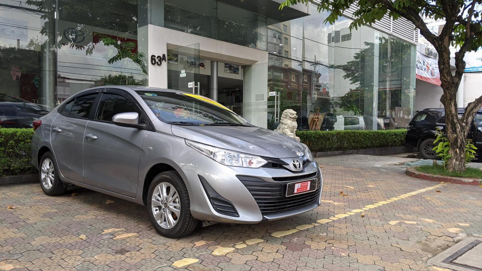 Toyota Vios E 2019 - Bán Toyota Vios E số sàn sản xuất 2019, màu bạc giá còn fix mạnh