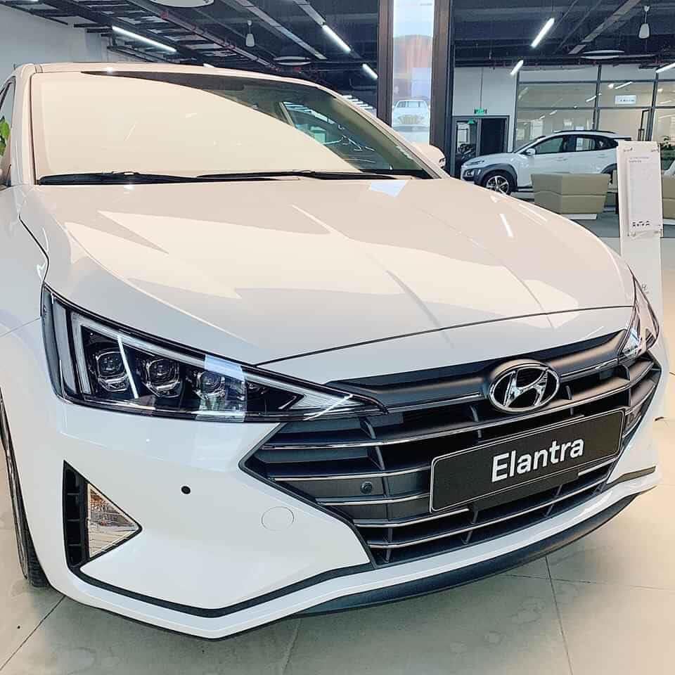 Hyundai Elantra 1.6 2020 - Bán xe Hyundai Elantra 1.6 đời 2020, màu trắng