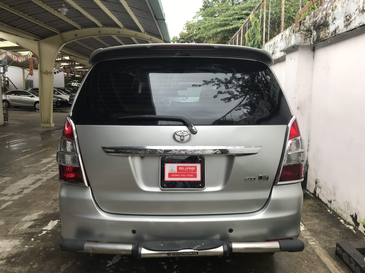 Toyota Innova E 2013 - Bán xe Toyota Innova E đời 2013, màu bạc full option siêu chất