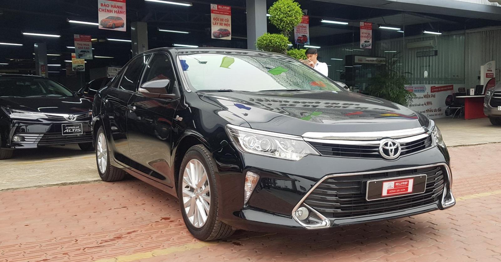 Toyota Camry 2.0E 2019 - Cần bán Toyota Camry 2.0E đời 2019, màu đen