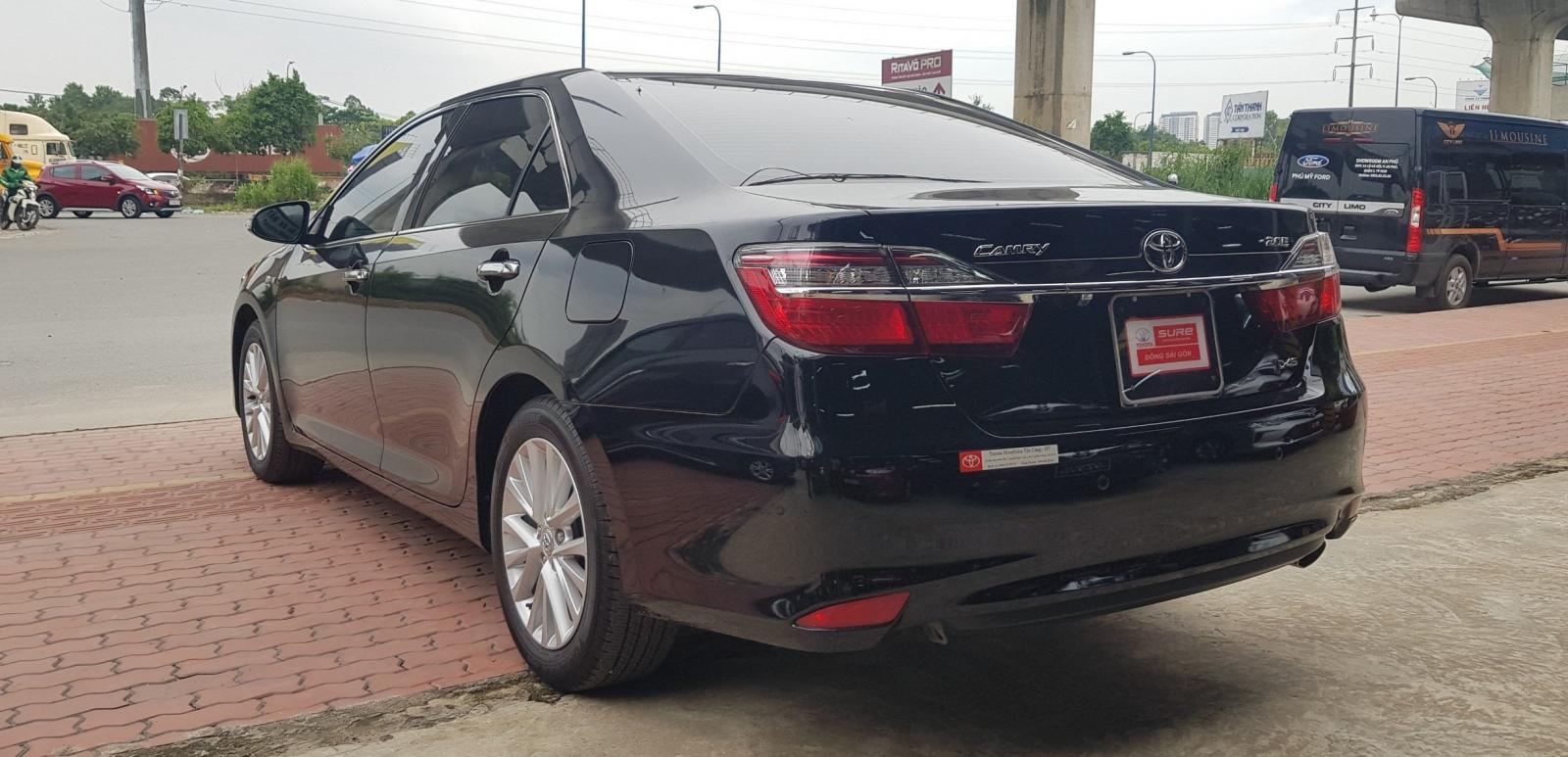 Toyota Camry 2.0E 2019 - Cần bán Toyota Camry 2.0E đời 2019, màu đen