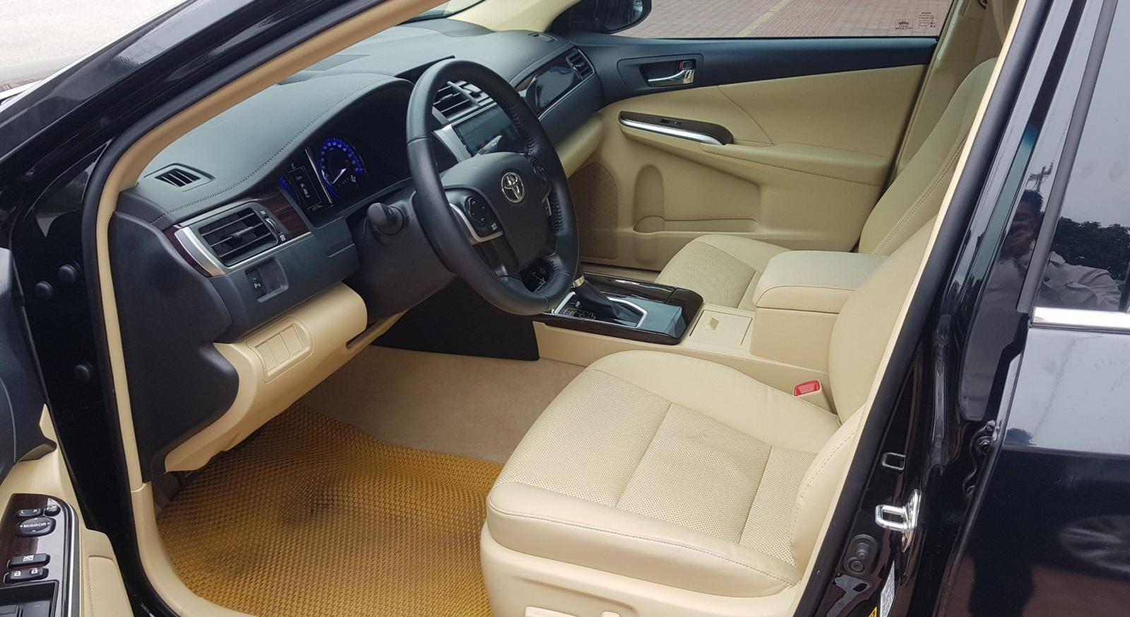 Toyota Camry 2.0E 2019 - Cần bán Toyota Camry 2.0E đời 2019, màu đen