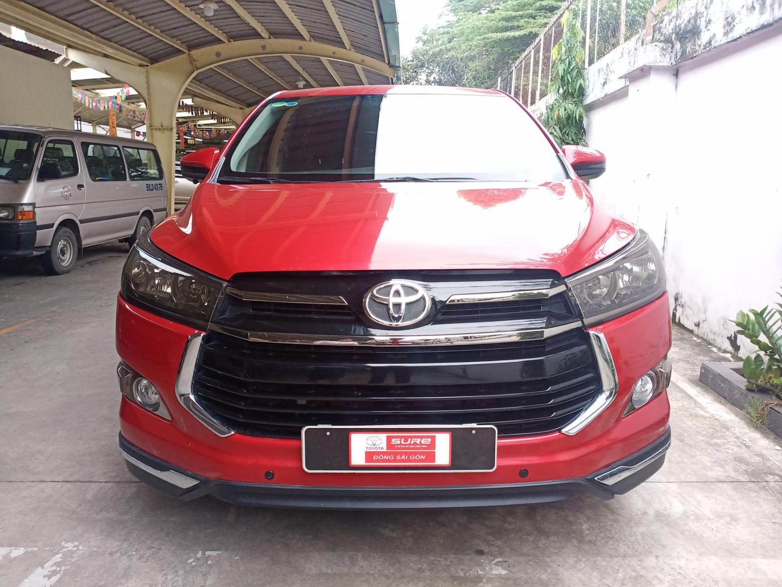 Toyota Innova Venturer 2019 - Cần bán lại xe Toyota Innova venturer sản xuất 2019, màu đỏ