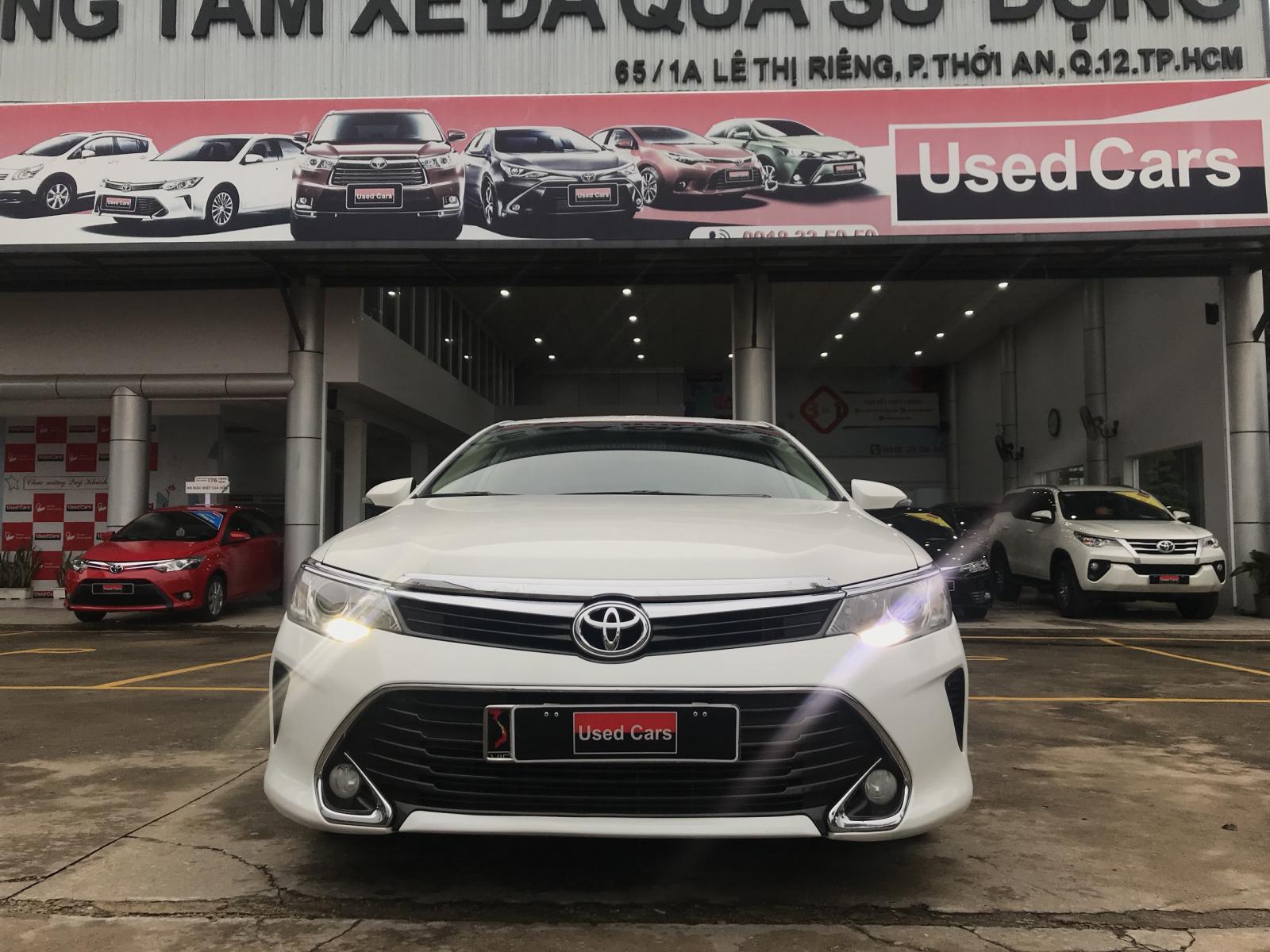 Toyota Camry 2.0E 2016 - Bán xe Toyota Camry 2.0E sản xuất 2016, màu trắng, nhập khẩu chính hãng, giá chỉ 800 triệu