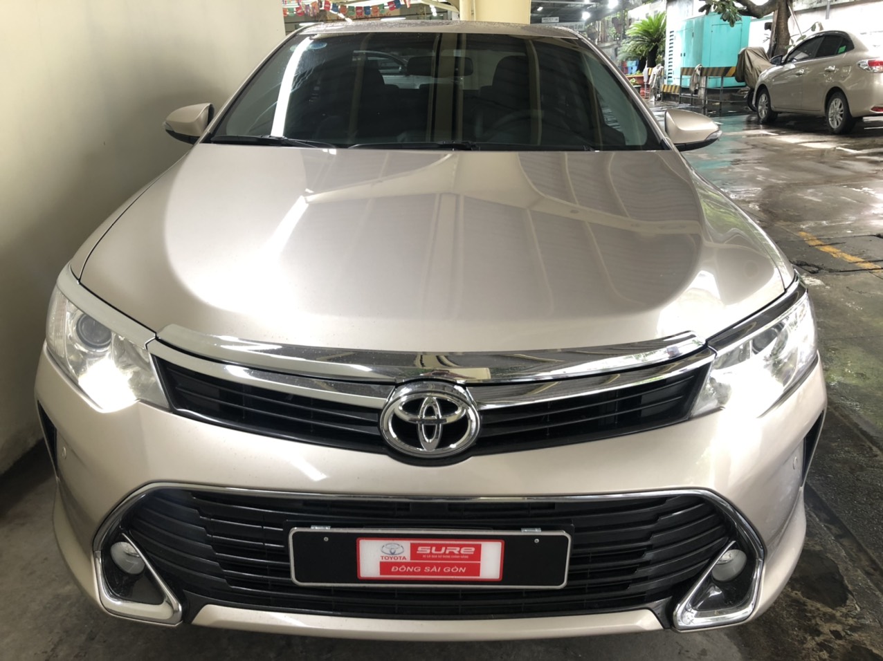 Toyota Camry 2.5Q 2016 - Bán xe Toyota Camry 2.5Q đời 2016, màu nâu, giá chỉ 920 triệu