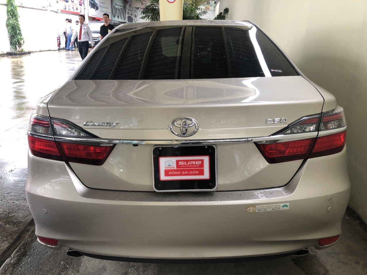 Toyota Camry 2.5Q 2016 - Bán xe Toyota Camry 2.5Q đời 2016, màu nâu, giá chỉ 920 triệu