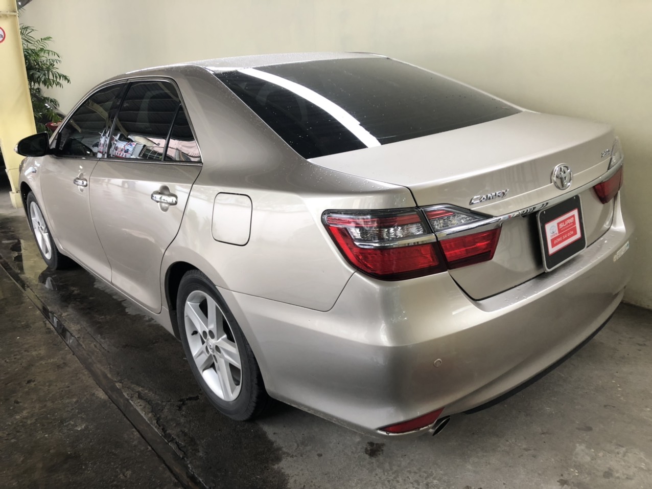 Toyota Camry 2.5Q 2016 - Bán xe Toyota Camry 2.5Q đời 2016, màu nâu, giá chỉ 920 triệu