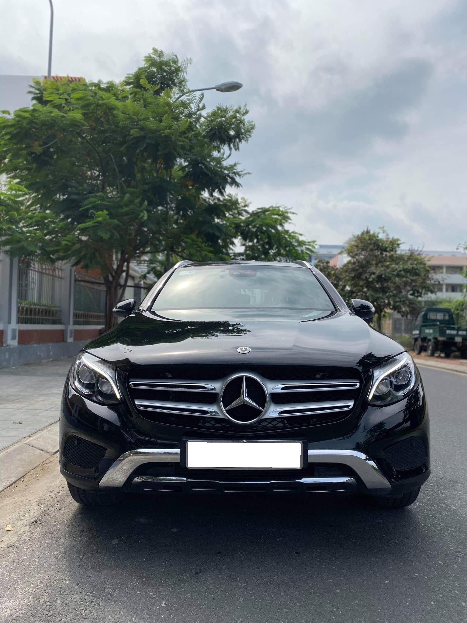 Mercedes-Benz GLC 2019 - Gia đình cần bán GLC 250 sản xuất 2019, số tự động, màu đen