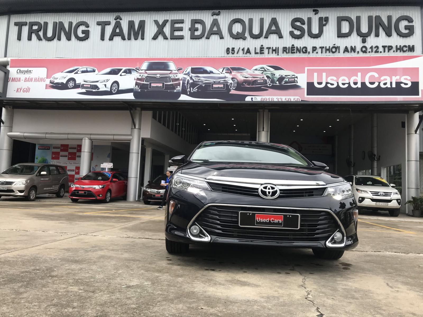 Toyota Camry 2.0E 2018 - Bán xe Toyota Camry 2.0E đời 2018, màu đen, xe nhập giá cạnh tranh