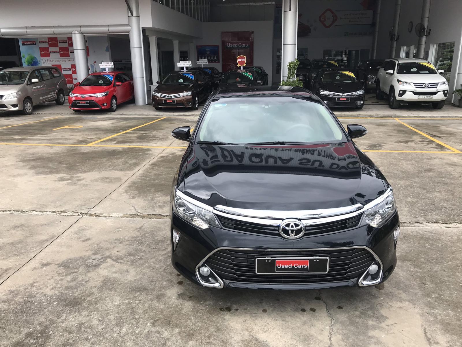 Toyota Camry 2.0E 2018 - Bán xe Toyota Camry 2.0E đời 2018, màu đen, xe nhập giá cạnh tranh