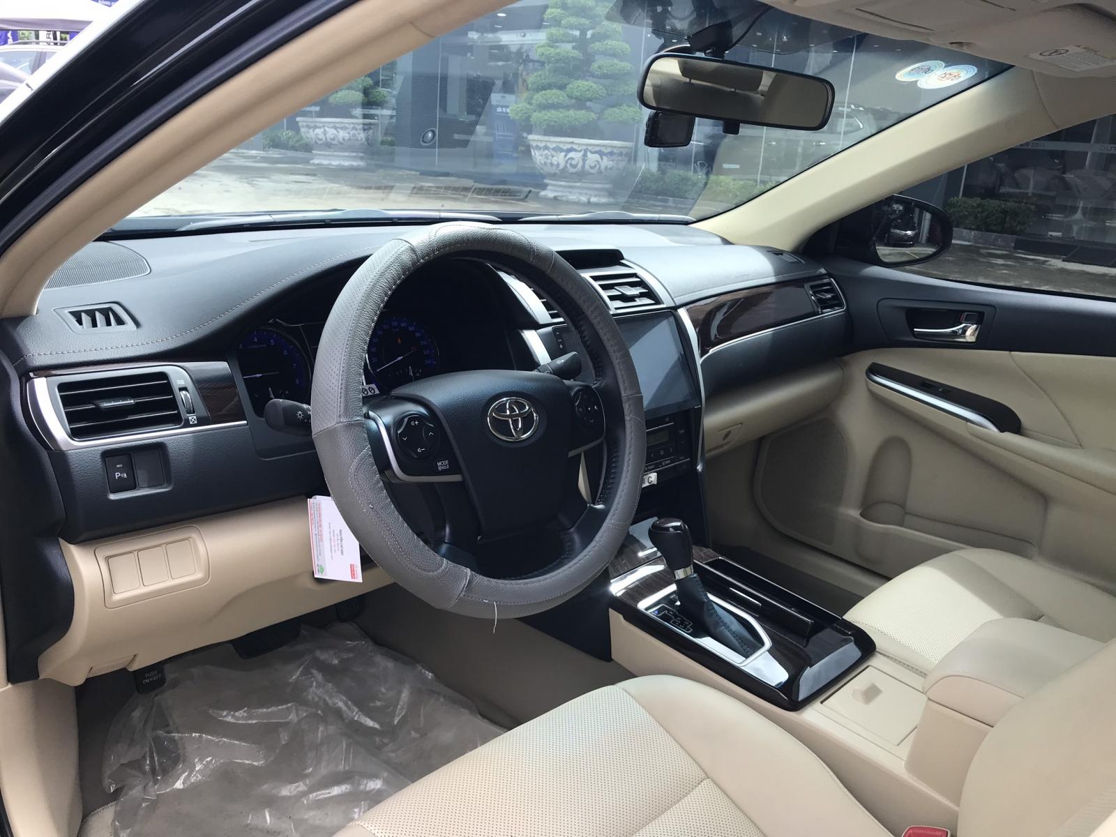 Toyota Camry 2.0E 2018 - Bán xe Toyota Camry 2.0E đời 2018, màu đen, xe nhập giá cạnh tranh