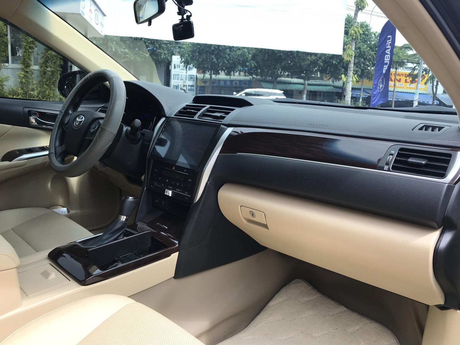 Toyota Camry 2.0E 2018 - Bán xe Toyota Camry 2.0E đời 2018, màu đen, xe nhập giá cạnh tranh