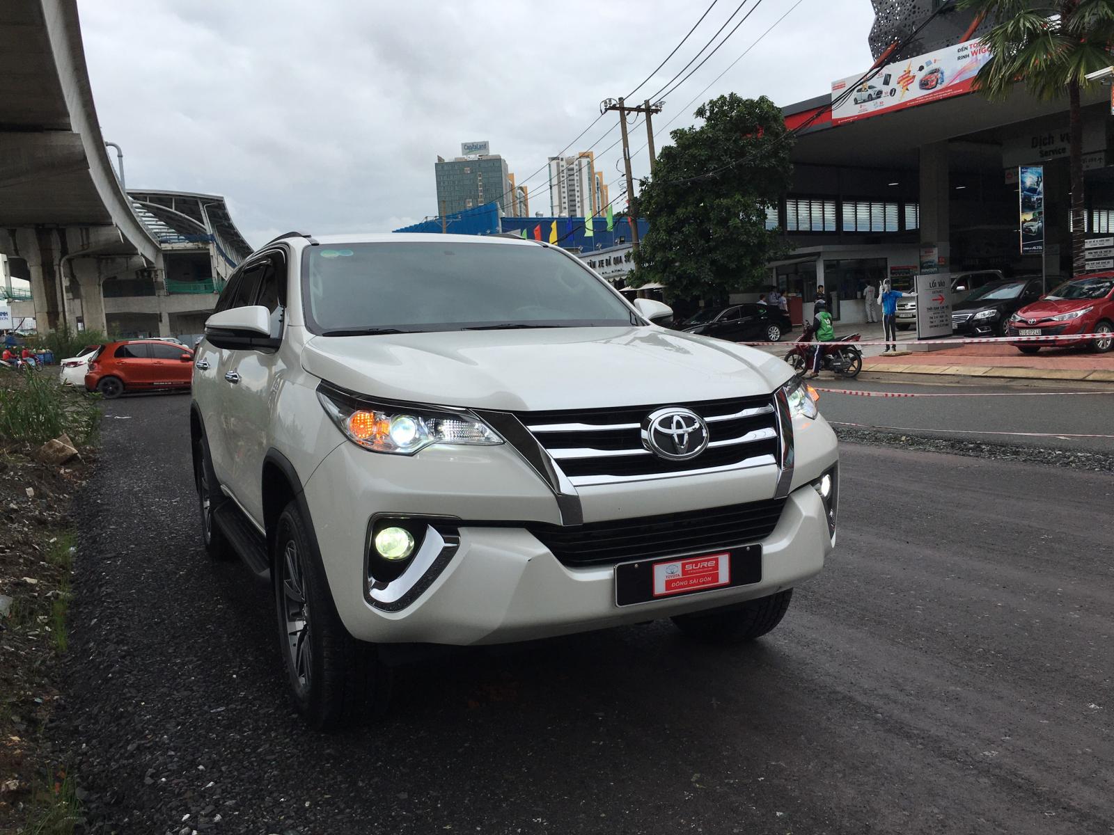 Toyota Fortuner G   2019 - Xe Toyota Fortuner G số tự động năm 2019, màu trắng, biển SG. Giá cực tốt