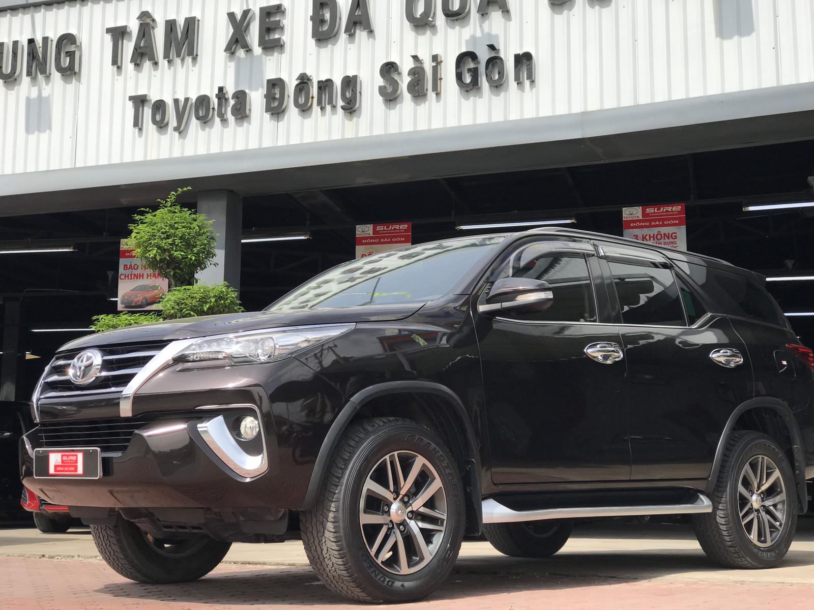 Toyota Fortuner V 2017 - Bán Toyota Fortuner V đời 2017, 4x4  màu nâu, nhập khẩu nguyên chiếc -Giá cực sốc