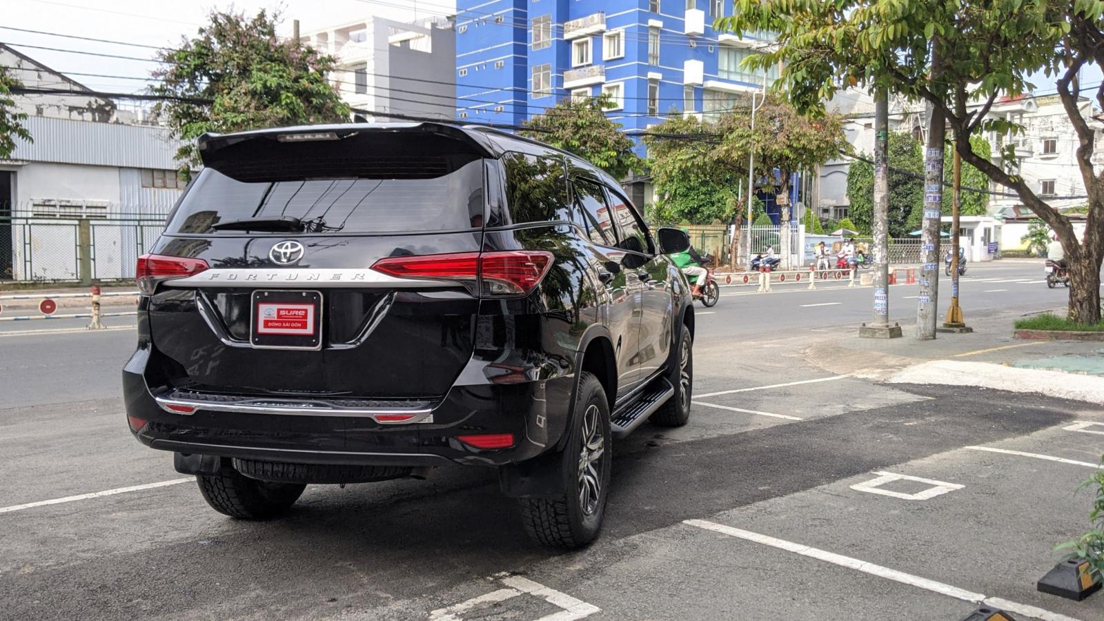 Toyota Fortuner G 2019 - Cần bán Toyota Fortuner G đời 2019, màu đen lướt 9.000km siêu mới .giá cực sốc