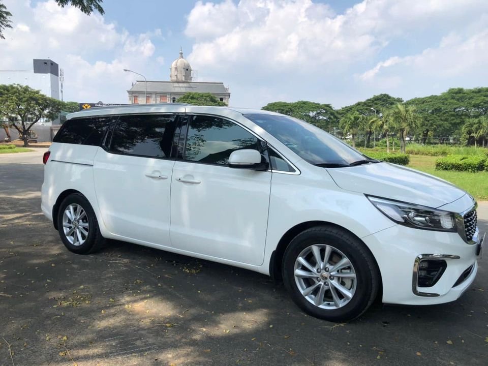 Kia Sedona 2019 - Xe nhà cần bán Kia Sedona 2019, số tự động, máy dầu, màu trắng