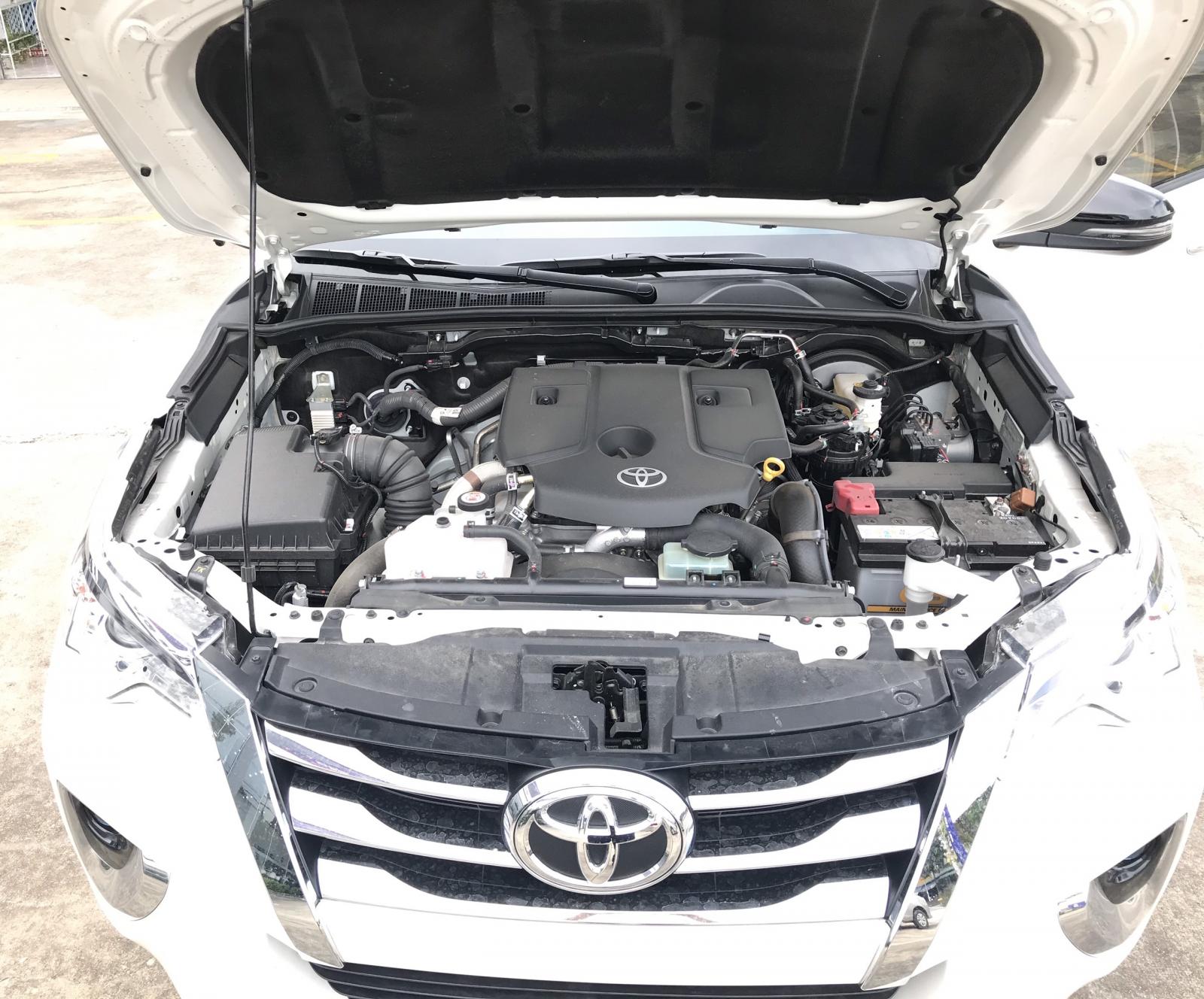 Toyota Fortuner G AT 2020 - Cần bán xe Toyota Fortuner G AT năm 2020, màu trắng lướt 3600km chất như mới