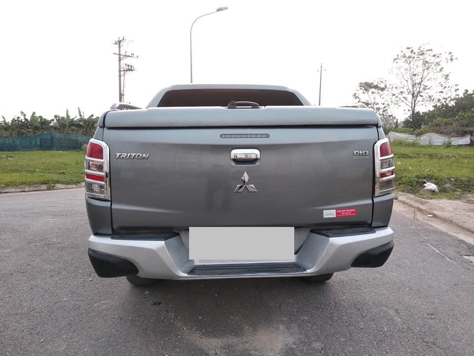 Mitsubishi Triton 2019 - Gia đình tôi bán Mitsubishi Triton 2019, số sàn, máy dầu, màu xám