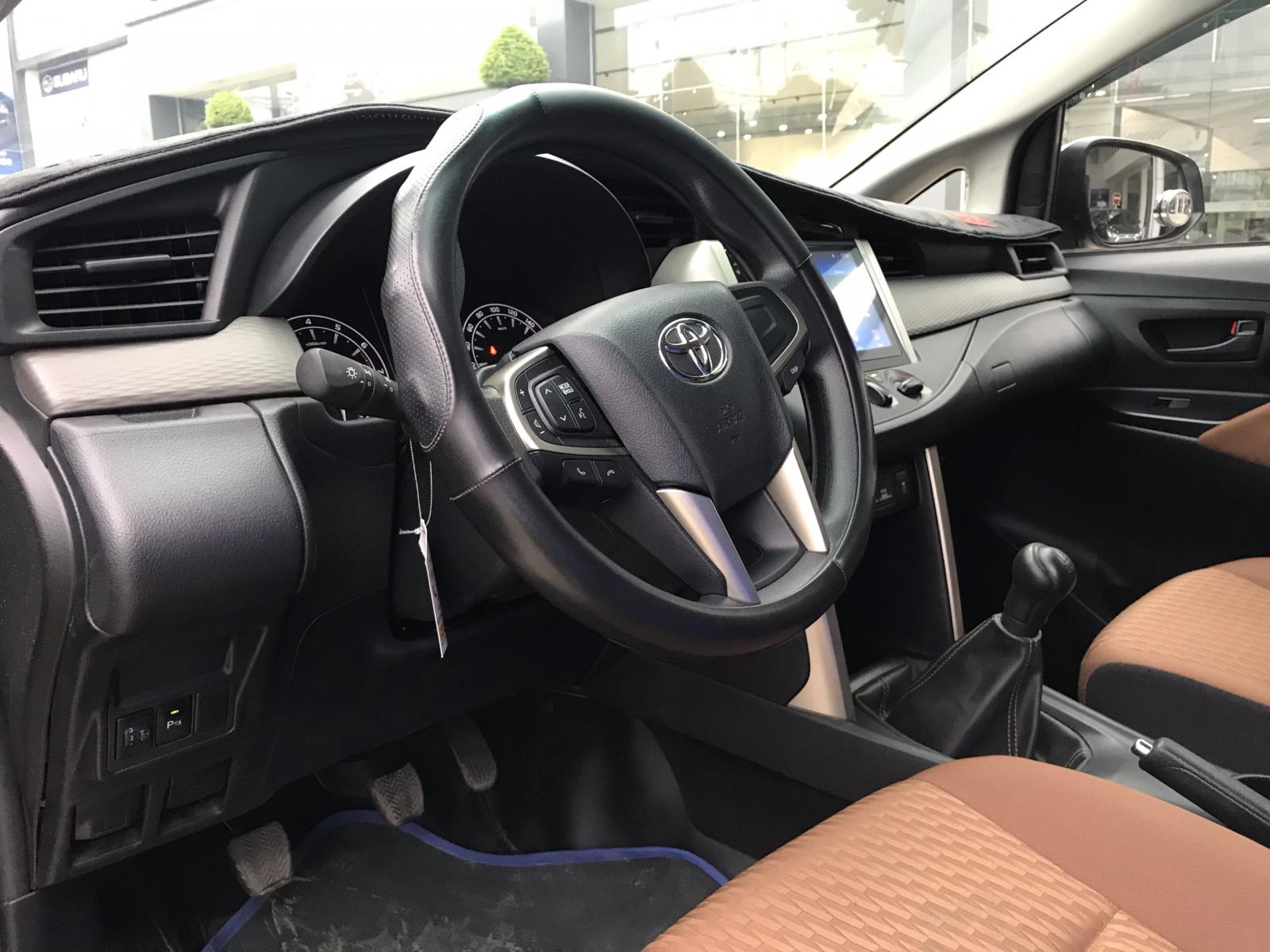 Toyota Innova 2.0 E 2019 - Bán xe Toyota Innova 2.0 E đời 2019, màu bạc