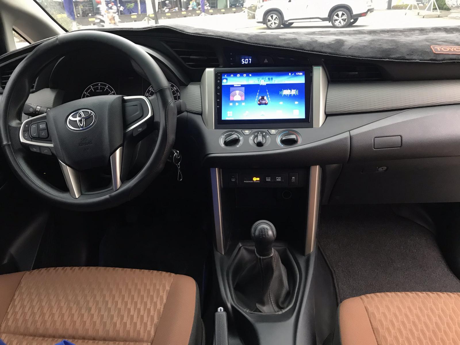 Toyota Innova 2.0 E 2019 - Bán xe Toyota Innova 2.0 E đời 2019, màu bạc