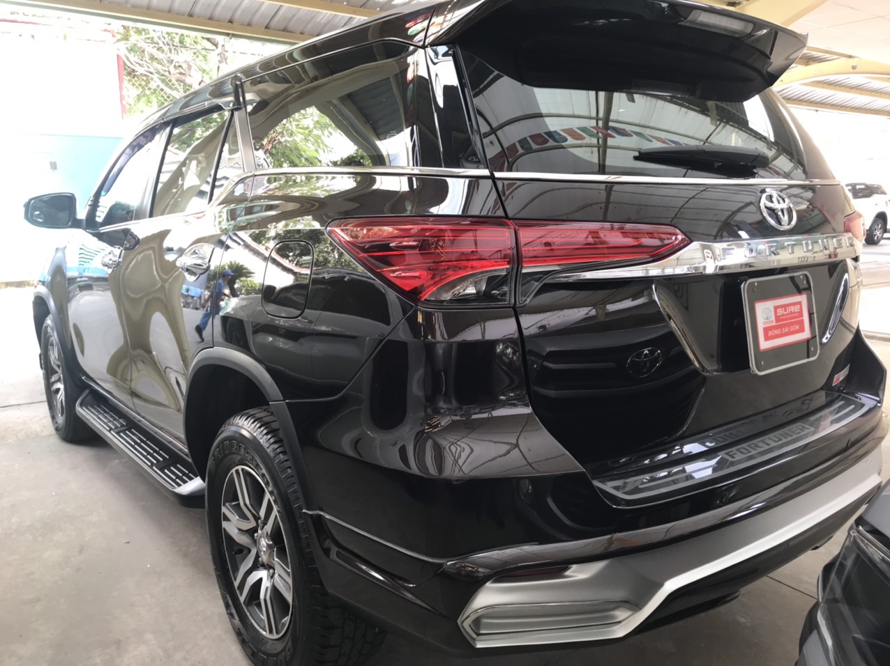 Toyota Fortuner 2.7V 2017 - Xe Toyota Fortuner 2.7V đời 2017, màu nâu, giá thương Lượng