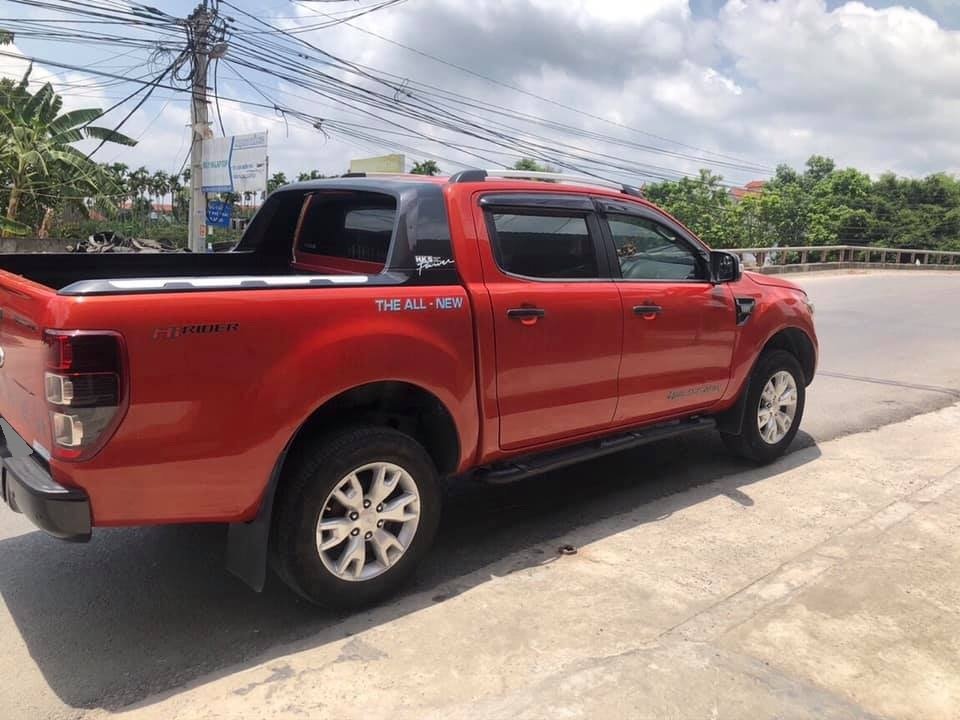 Ford Ranger 2013 - Bán Ford Ranger wildtrak 2013 tự động máy dầu màu đỏ đẹp