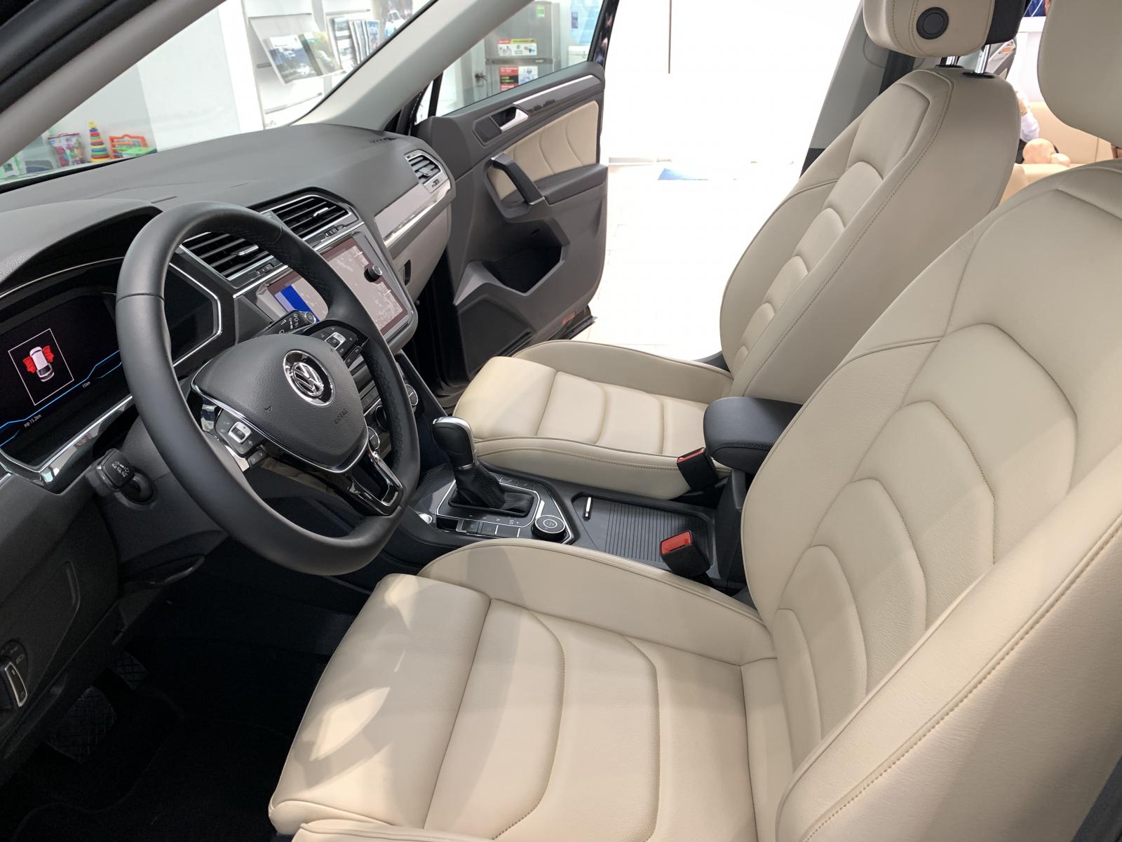 Volkswagen Tiguan 2020 - SUV Offroad Tiguan Luxury, khẳng định đẳng cấp, ưu đãi trước bạ đón tết 2021