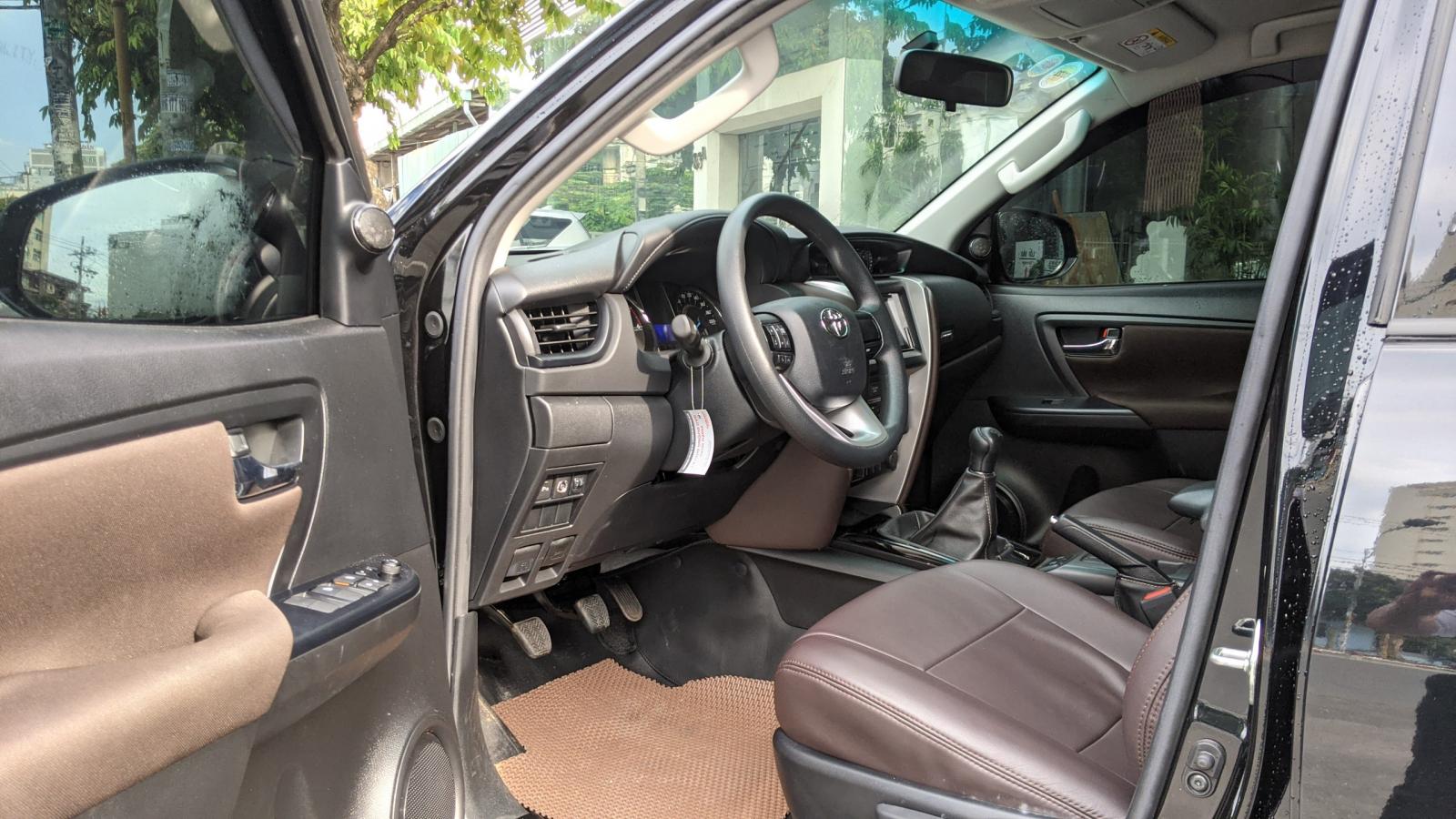 Toyota Fortuner 2019 - Cần bán xe Toyota Fortuner 2.4G đời 2019, màu đen