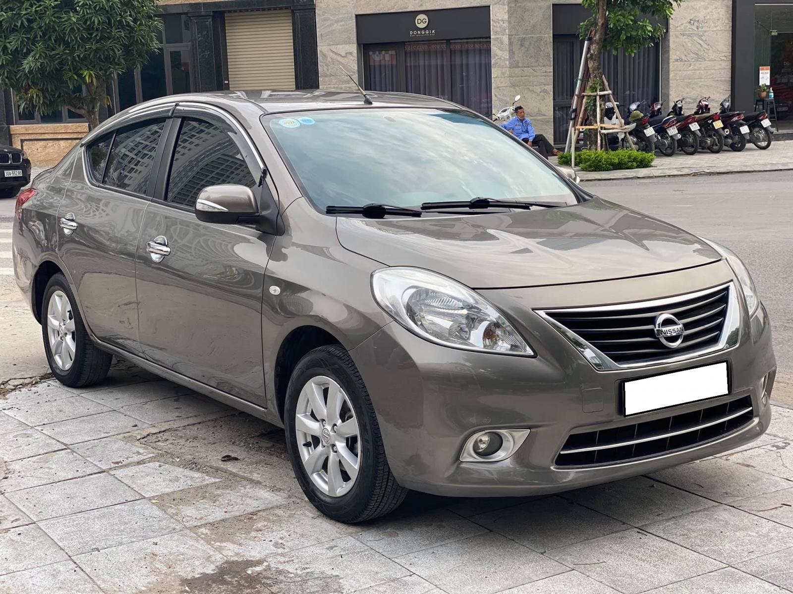 Nissan Sunny 2017 - Mình cần ra đi Nissan Sunny 2017, số tự động, màu xám hồng