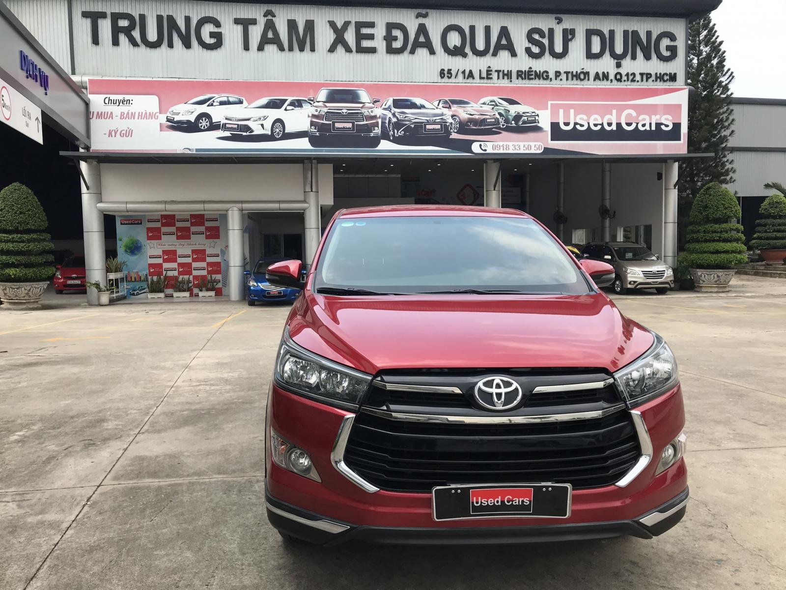 Toyota Innova Venturer 2017 - Cần bán gấp Toyota Innova Venturer đời 2017, màu đỏ siêu đẹp, giá còn fix mạnh