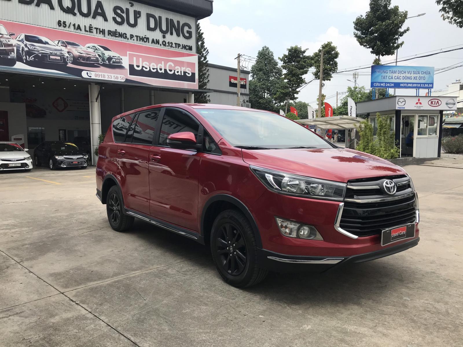 Toyota Innova Venturer 2017 - Cần bán gấp Toyota Innova Venturer đời 2017, màu đỏ siêu đẹp, giá còn fix mạnh