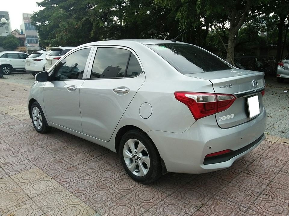 Hyundai Grand i10 2019 - Tôi cần bán Hyundai Grand I10 2019 full, số tự động, sedan màu bạc