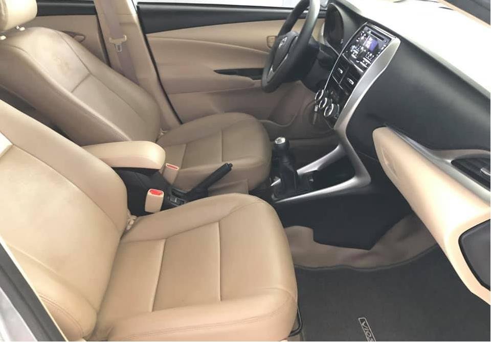 Toyota Vios 2019 - Bán Vios 2019 số sàn, màu bạc, 7 túi khí