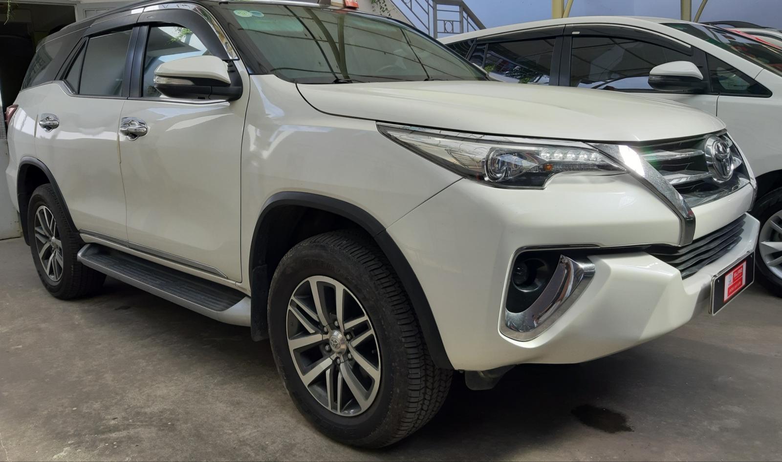 Toyota Fortuner 2017 - Cần bán gấp Toyota Fortuner 2.7V 2 cầu đời 2017, màu trắng, nhập khẩu nguyên chiếc giá cạnh tranh