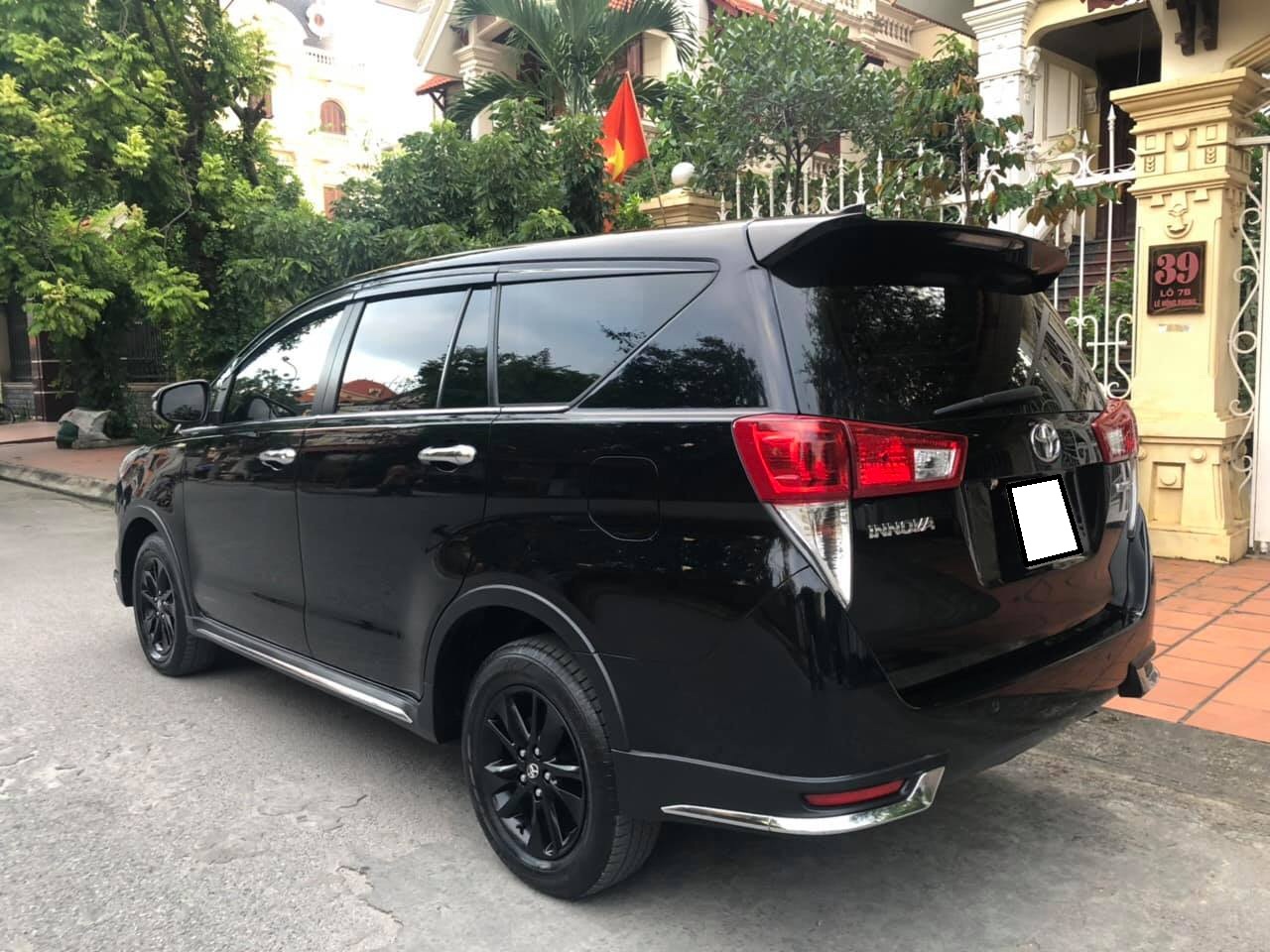 Toyota Innova 2018 - Xe gia đình bán Toyota Innova Ventuner 2018, số tự động, màu đen