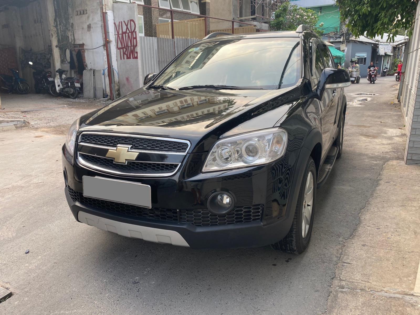 Chevrolet Captiva 2008 - Gia đình mình cần bán Chevrolet captiva LTZ 2008, số tự động, màu đen