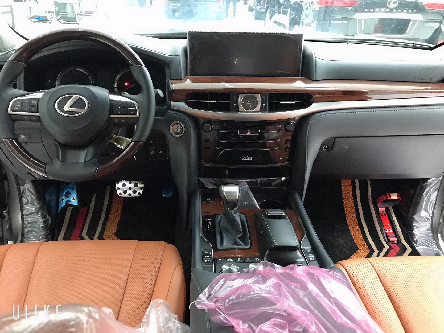 Lexus LX 570 2021 - Gía xe  Lexus LX570 Super Sport S 2021 nhập khẩu trung đông màu vàng cát