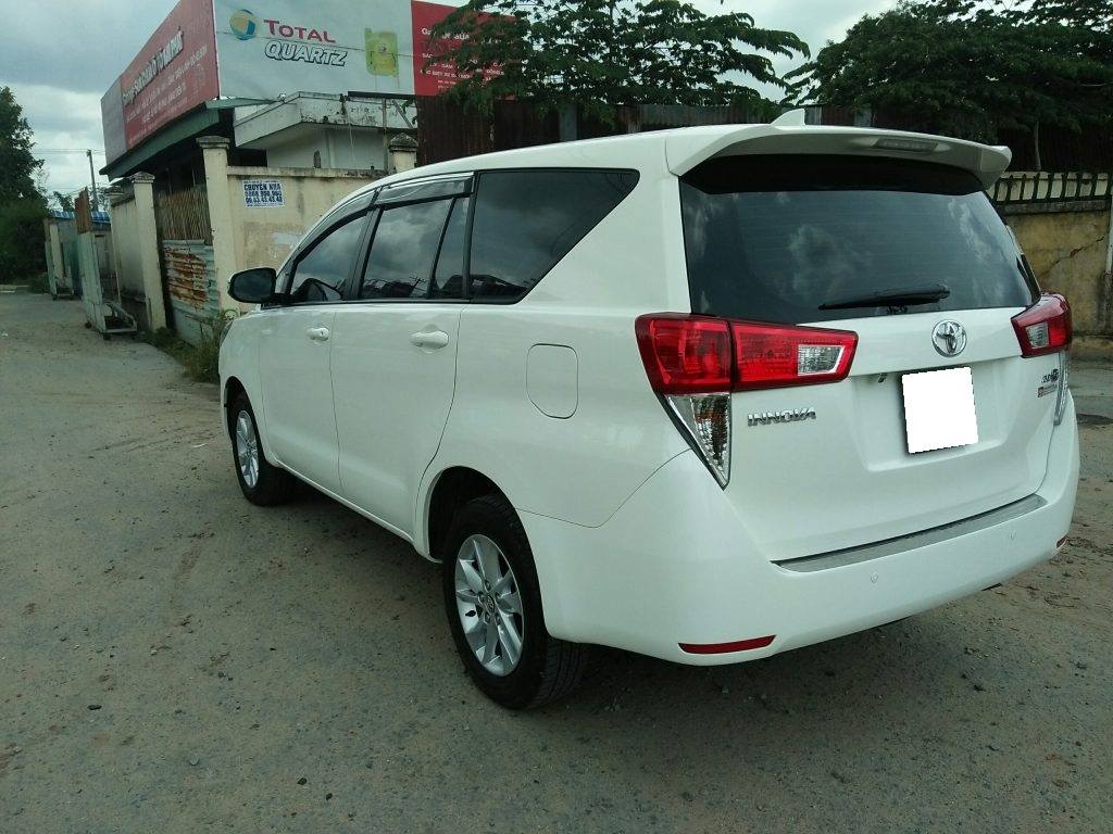 Toyota Innova 2017 - Gia đình cần bán Toyota Innova 2017 G, tự động, màu trắng