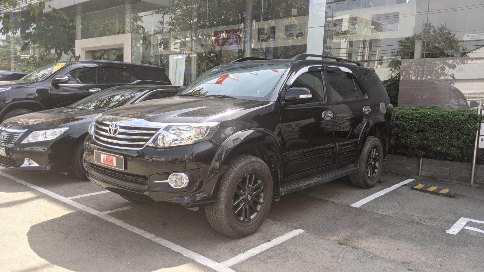 Toyota Fortuner 2.7V 2016 - Xe Toyota Fortuner 2.7V sản xuất 2016 màu đen cục chất mới đi 58000km giá cực tốt