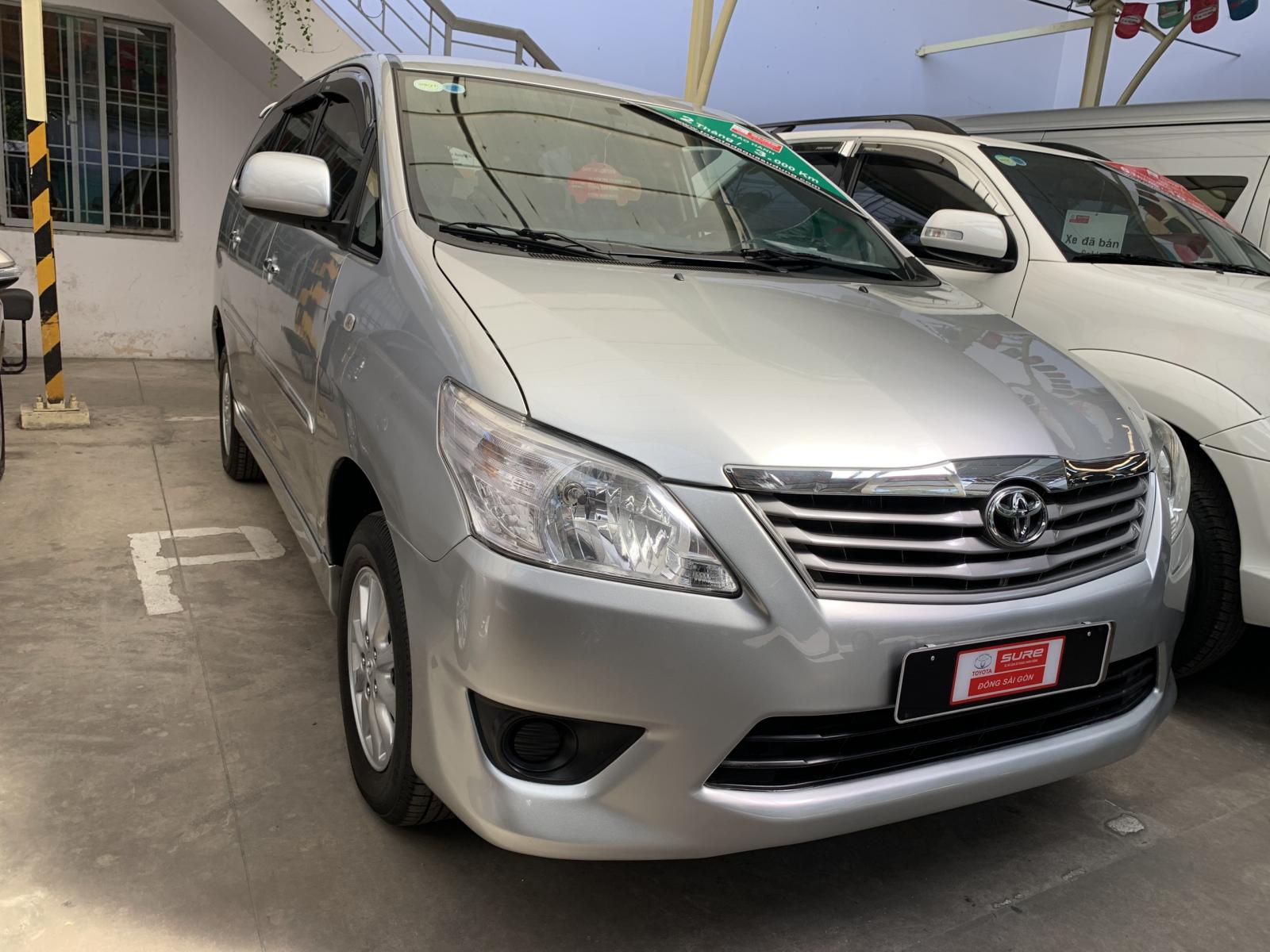 Toyota Innova 2013 - Bán xe Toyota Innova 2.0E đời 2013, màu bạc siêu chất máy cực êm giá đẹp