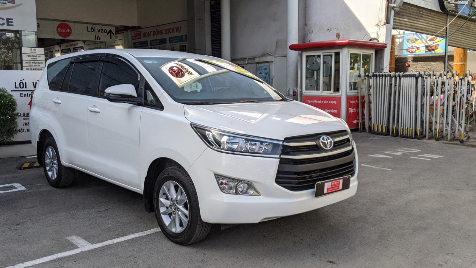 Toyota Innova 2018 - Bán xe Toyota Innova 2.0G đời 2018, màu trắng siêu chất, biển SG mới chạy 47.000km - option đầy đủ