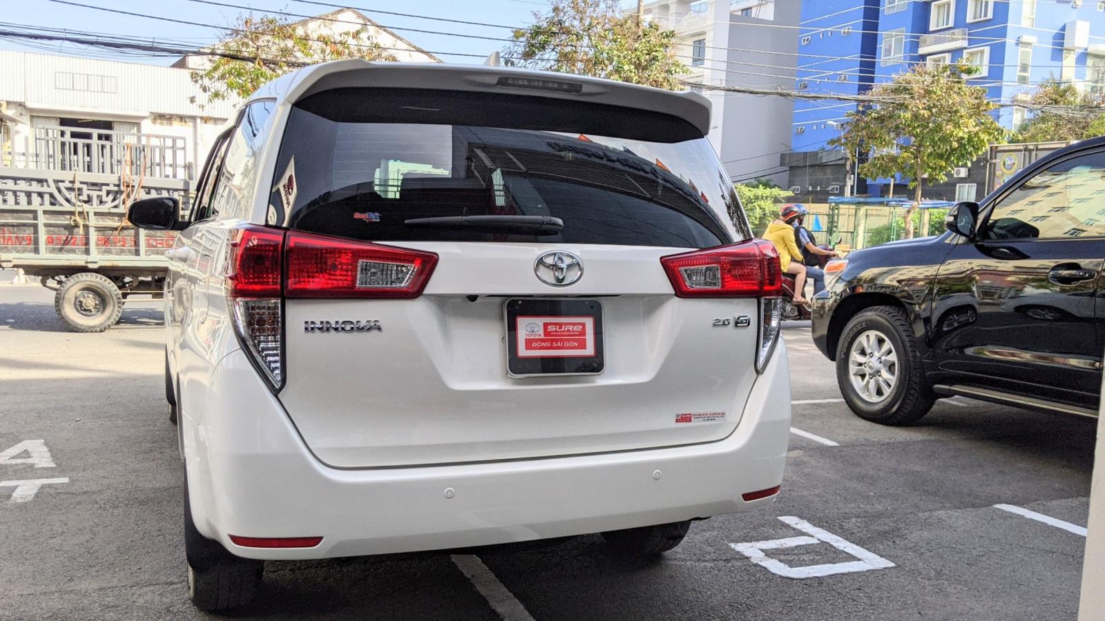 Toyota Innova 2018 - Bán xe Toyota Innova 2.0G đời 2018, màu trắng siêu chất, biển SG mới chạy 47.000km - option đầy đủ